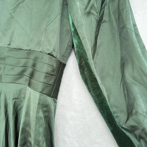 Mac Duggal Leena Plunge Satin A-Line Midi Dress Women Sz 10 Emerald Green EUC - Picture 7 of 8